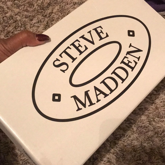 Steve Madden Tan Leather Sandals - Picture 2 of 6